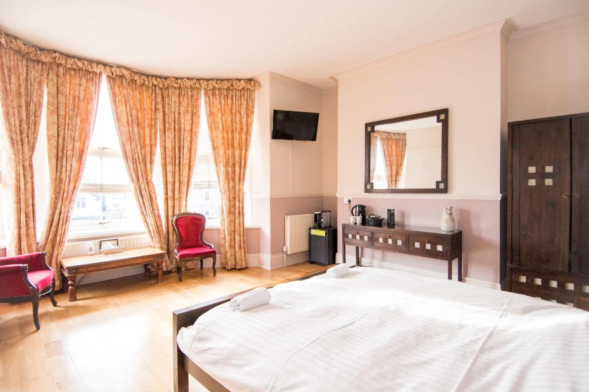 The York Hotel Вулвергемптон Екстериор снимка