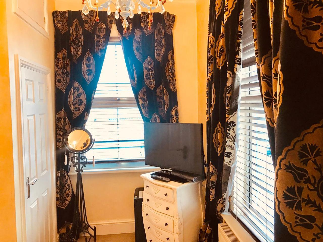 The York Hotel Вулвергемптон Екстериор снимка